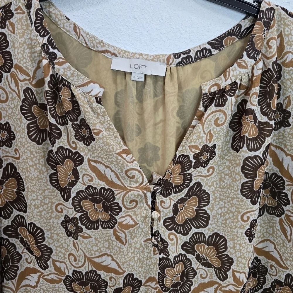 Loft Floral Print Puff  Womens Sleeve Henley Blouse Size XL.